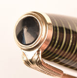 Parker Vacumatic in emerald pearl, 1945, USA - Broad nib