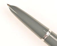 Parker 51 Custom in grey, gold cap - Fine nib