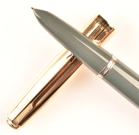 Parker 51 Custom in grey, gold cap - Fine nib
