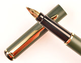 Parker Rialto fountain pen & ballpoint in matte green, Gold trim - Medium nib - Boxed