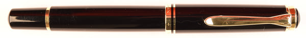 Pelikan Souveran M600 in black, Gold trim - Broad nib