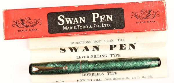 Mabie Todd Swan SM205/84 Lever Filler in green snakeskin, Gold trim - Broad nib - Boxed