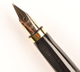 Parker Premier in black, Gold trim - Medium nib