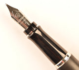 Waterman Expert in matt black, Chrome trim - Fine nib - Boxed
