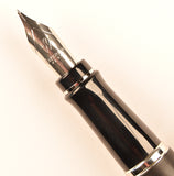 Waterman Expert in matt black, Chrome trim - Fine nib - Boxed