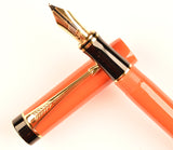 Parker Duofold International in red, Gold trim - Medium nib