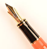 Parker Duofold International in red, Gold trim - Medium nib