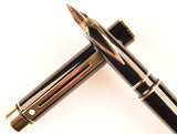 Sheaffer Targa in black laqué, Gold trim - Medium nib