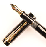 Parker Duofold International in black, Gold trim - Medium nib
