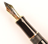 Parker Duofold International in black, Gold trim - Medium nib