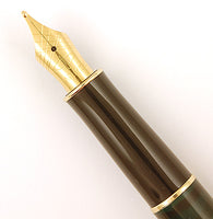 Parker Sonnet in Laque Deep Green - 18k gold fine nib